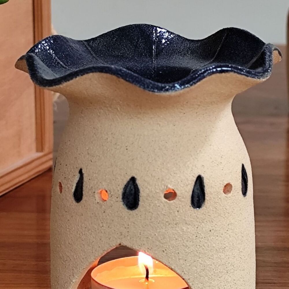 Wax melt / Oil burner - Navy blue . . . SALE. . . from £32