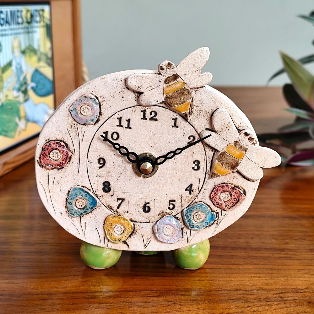 Ceramic clock pebble feet "Honey bees and meadow"