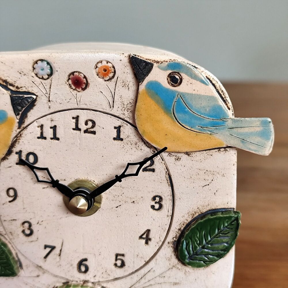 Ceramic clock pebble feet "Blue tit"