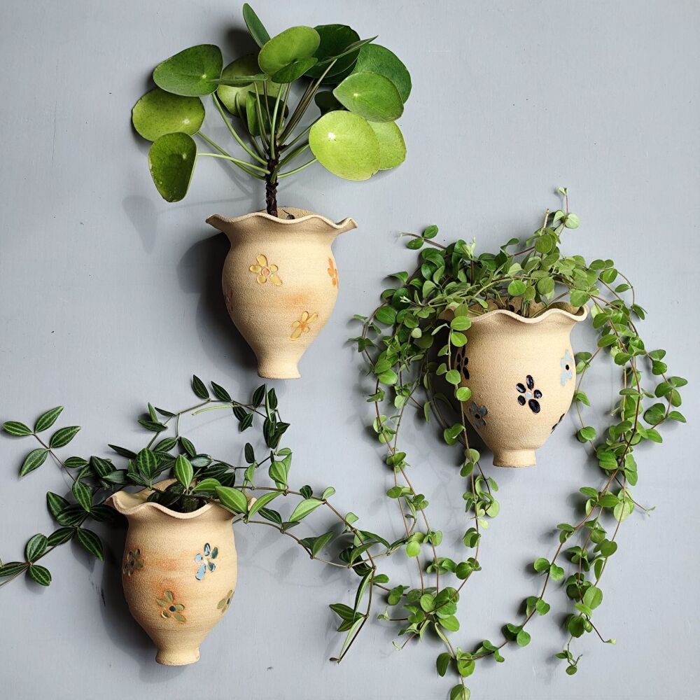 Wall hanging vase planter