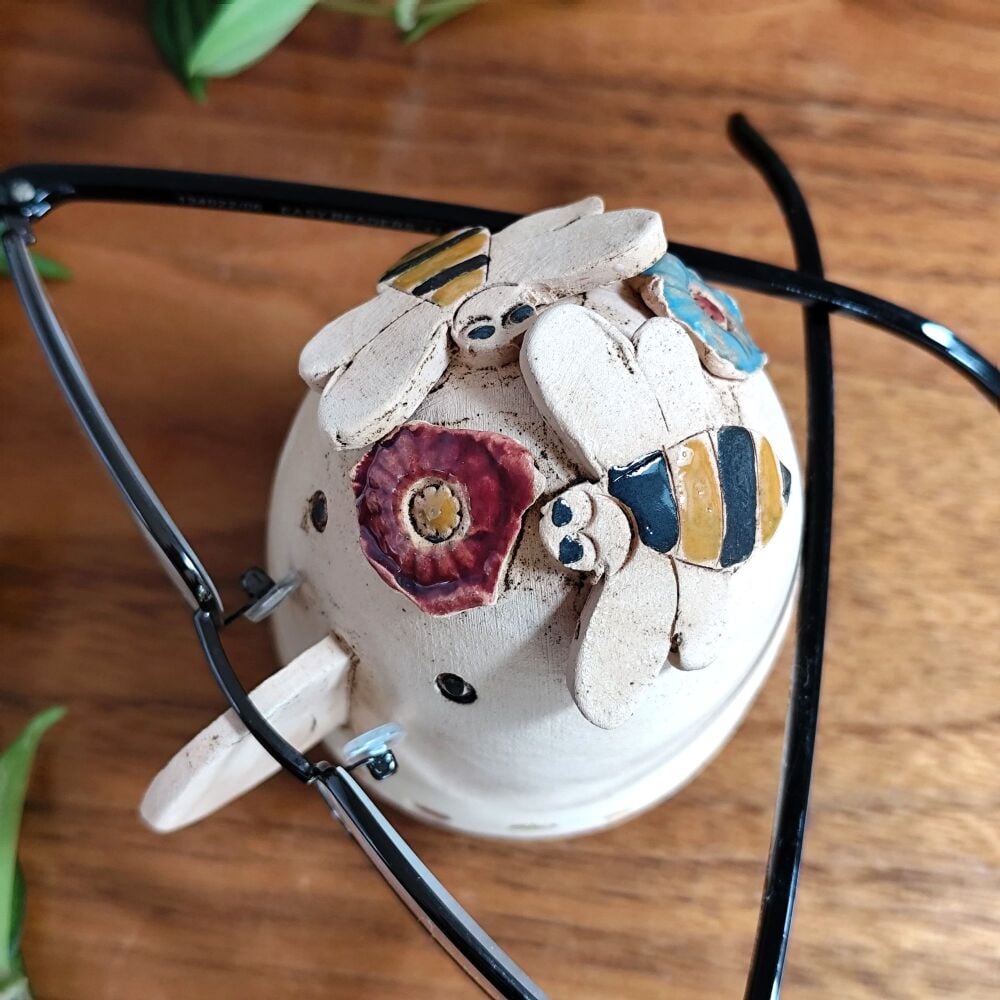 Glasses holder -Bumble bee and flowers