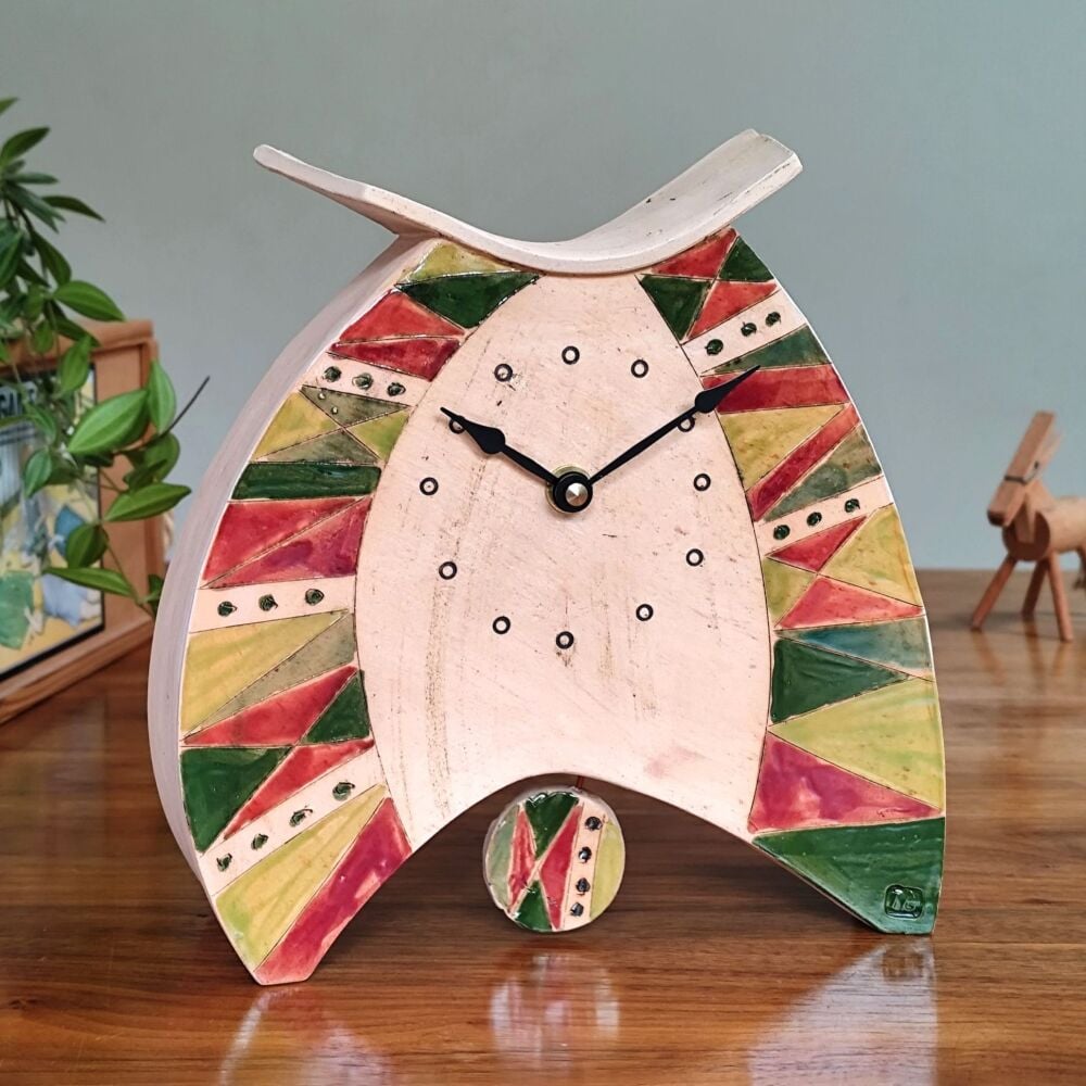 Ceramic clock with pendulum - Mantel "Green and red triangles Design"