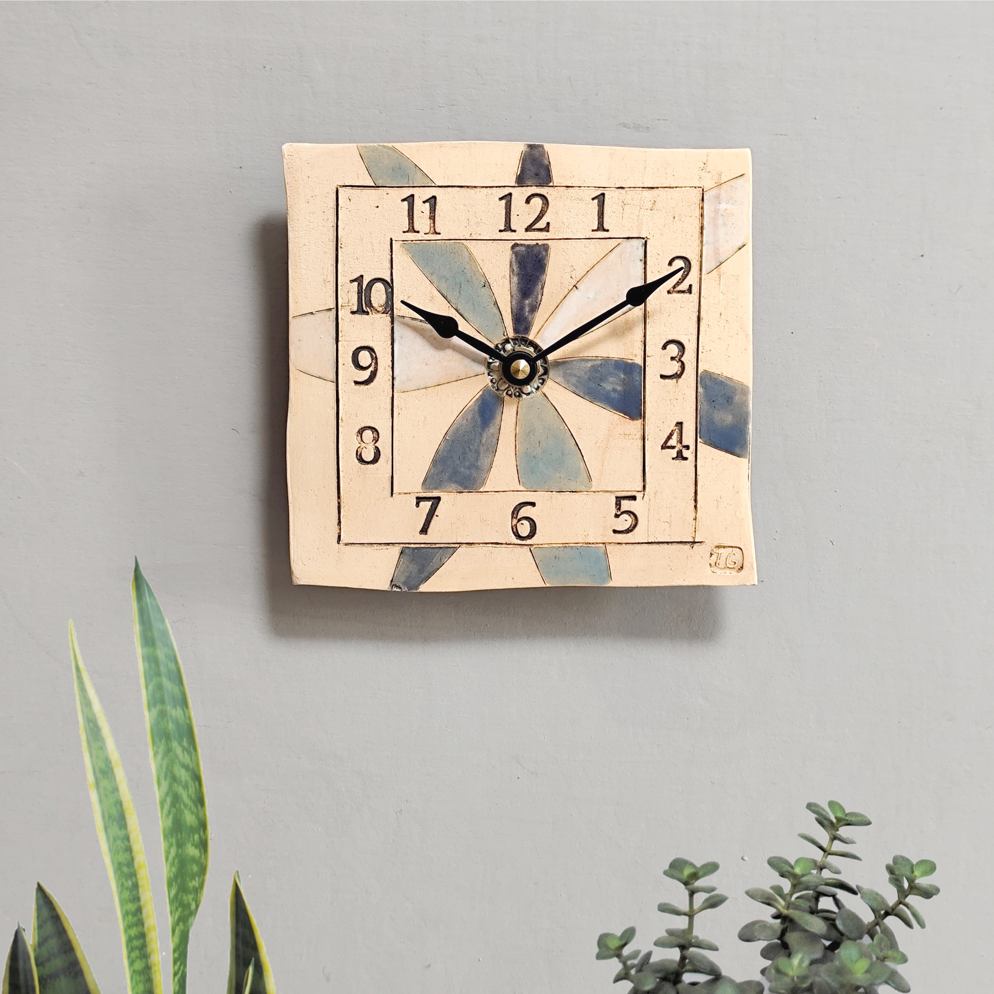 Wall clock fish