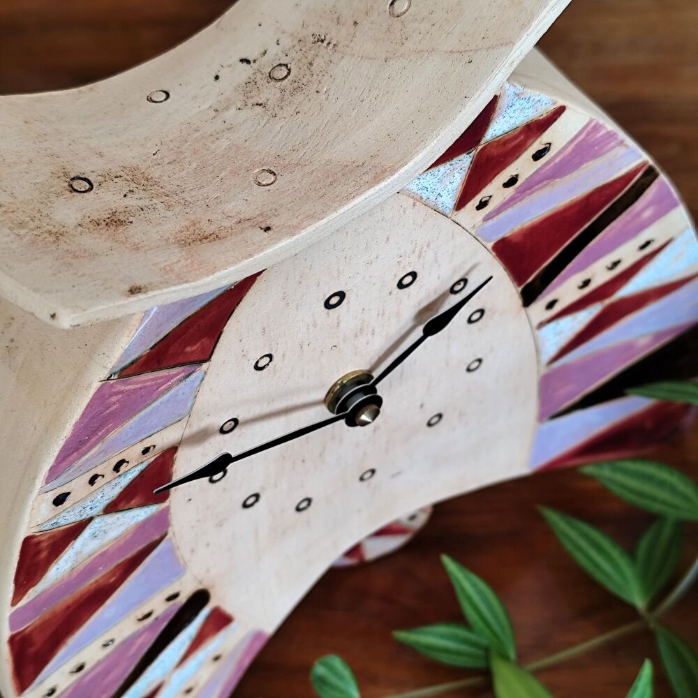 Ceramic clock with pendulum - Mantel "Pink triangles Design"