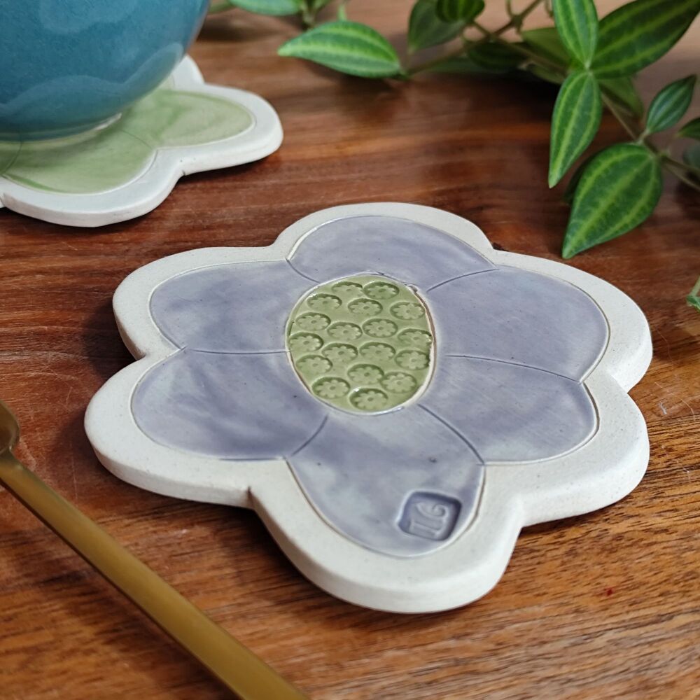 Coaster "Daisy Shaped Ceramic" Purpel And Green