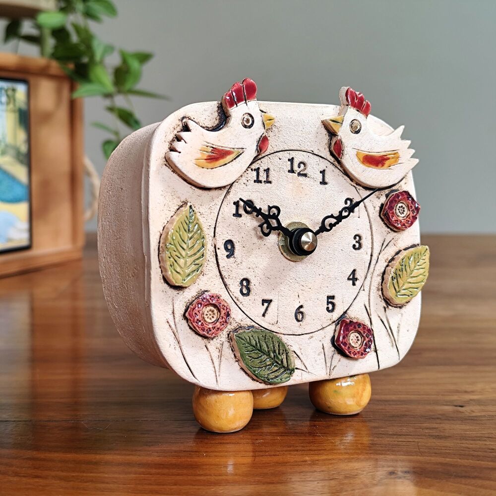 Ceramic clock pebble feet "Chicken, flowers, leaves"