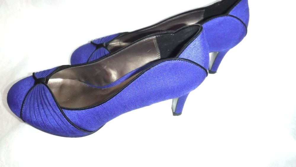 Jacques Vert shoes in Cobalt Blue size 6 no bag