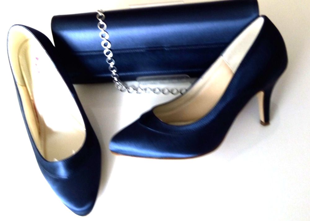 navy shoes and matching bag