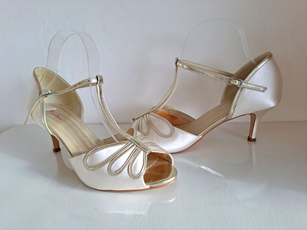 Buy Bling Wedding Shoes, Ivory Satin and Lace Bridal Shoes With Rhinestones  Online in India - Etsy