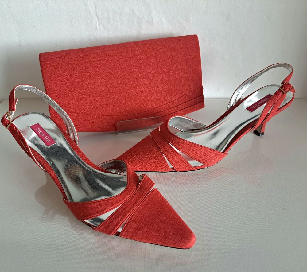 Jacques Vert matching shoes fascinator and bag set in coral size 5