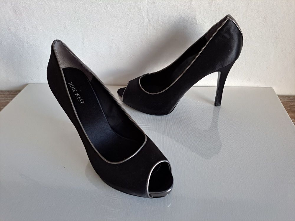Designer shoes Nine West black  peeptoe high heels size 8 