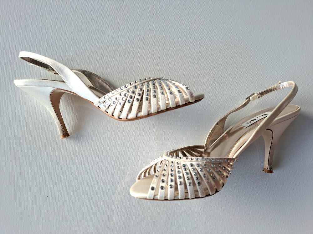 Dune champagne encrusted crystal peep toe shoes size 6