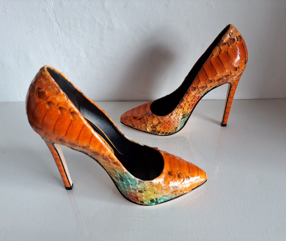 Gina designer shoes Wynne Jungle Python size 3.5 to size 4