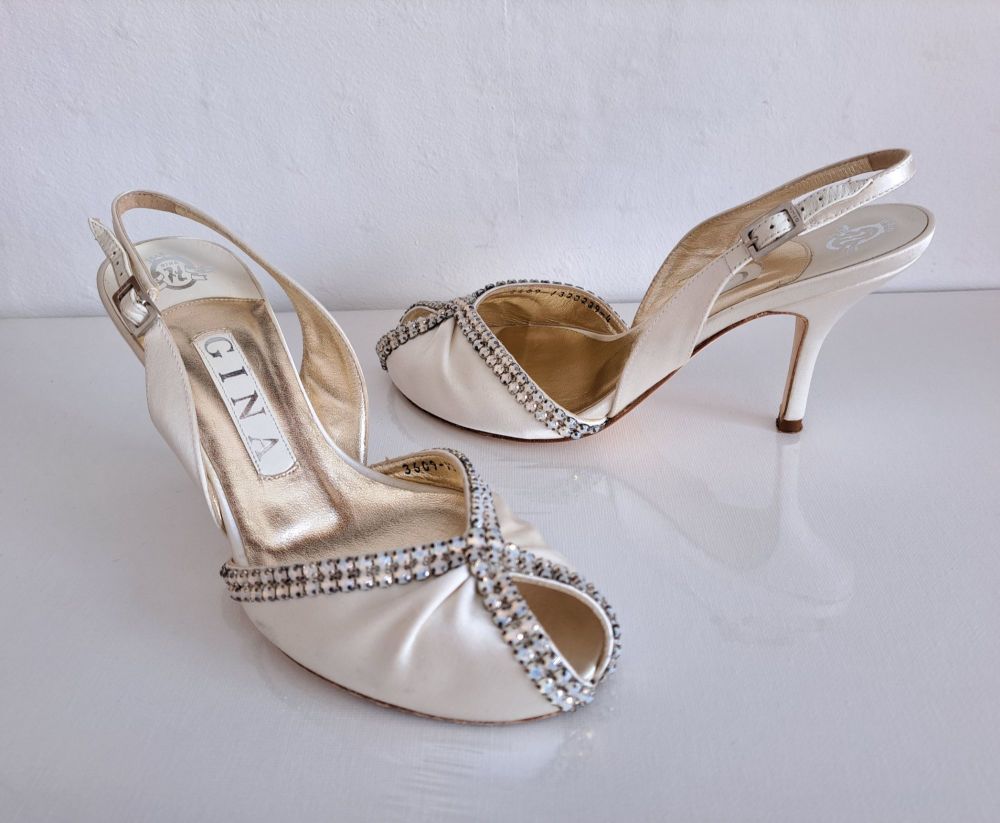 Gina London bridal shoes cream oyster satin peep toe size 3 to 3.5