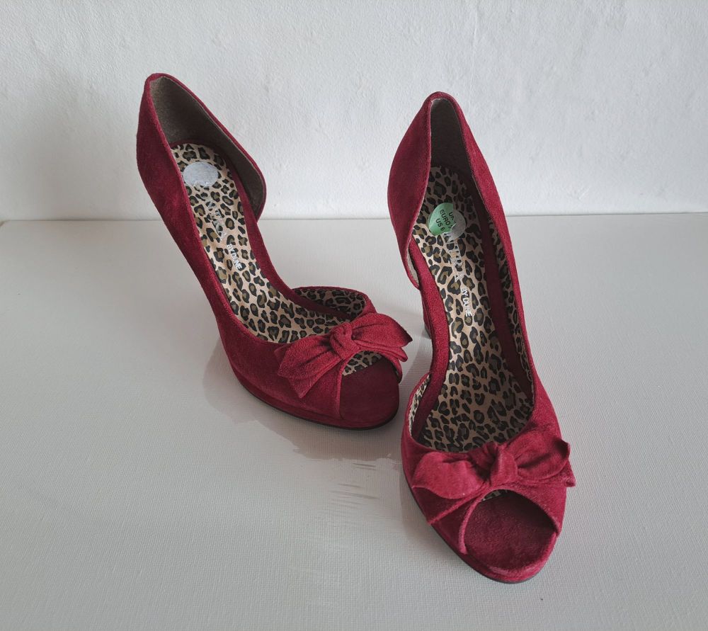 Dune Vintage Mulberry Suede Wedges size 5