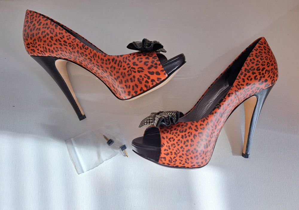 Gina London shoes Red animal print with crystal bow size 6 to 6.5