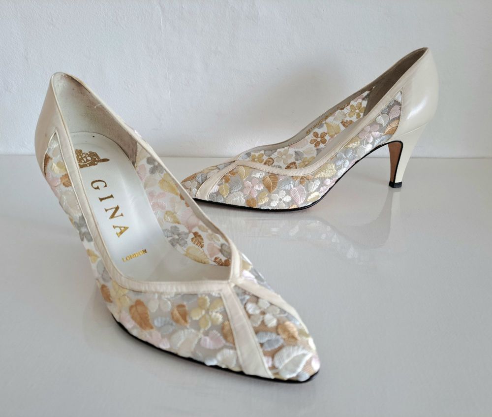  Gina designer shoes mesh cream pastel embroidery size 3 to 3.5