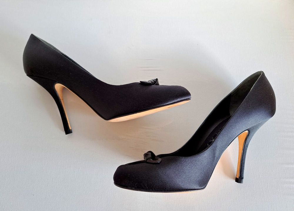 Gina London designer shoes  black evening silk stiletto courts size 8