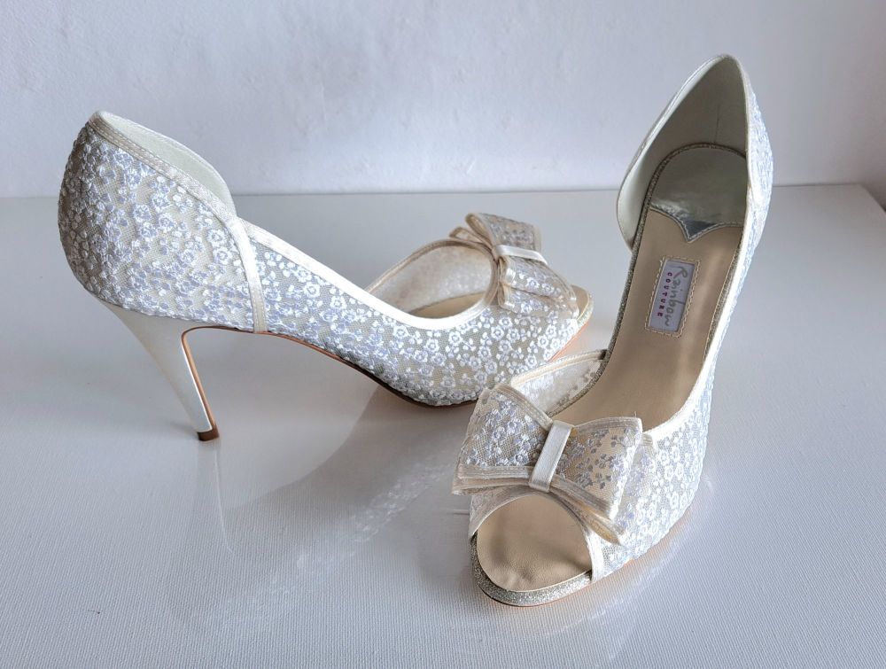 Rainbow Couture  ivory embroidered flowers  mesh bow  bridal shoes size 7.5