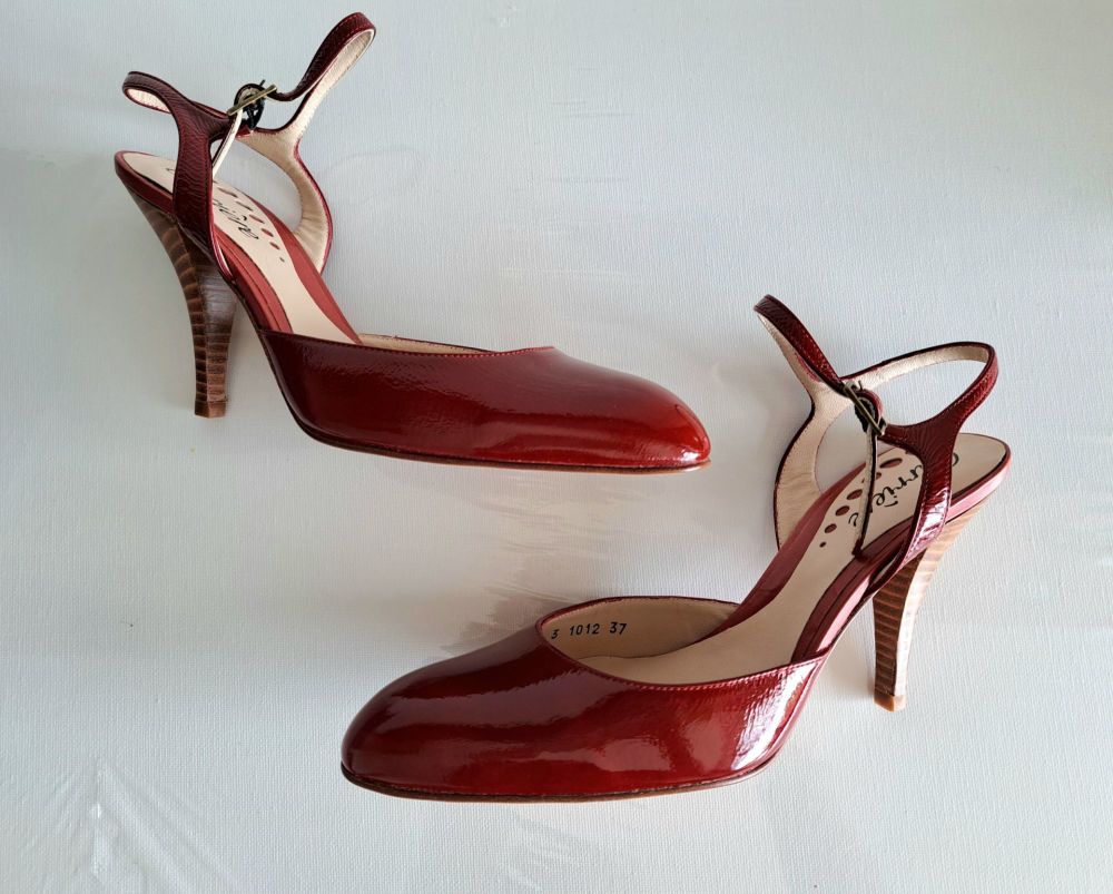 Carriere Italian designer ruby red patent designer occasions shoes size 4.