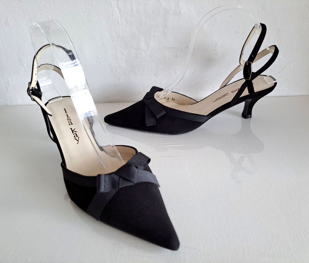 Lisa Kay designer shoes black suede slingbacks Size 4