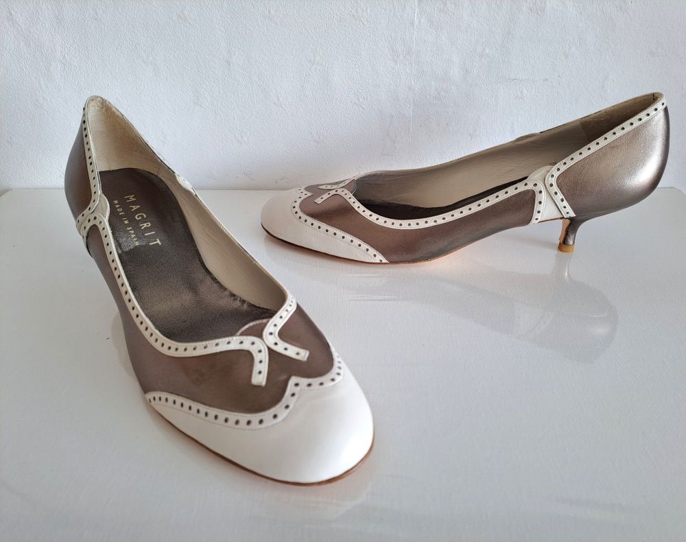 Magrit court shoes beige burnished bronze low heel size 8