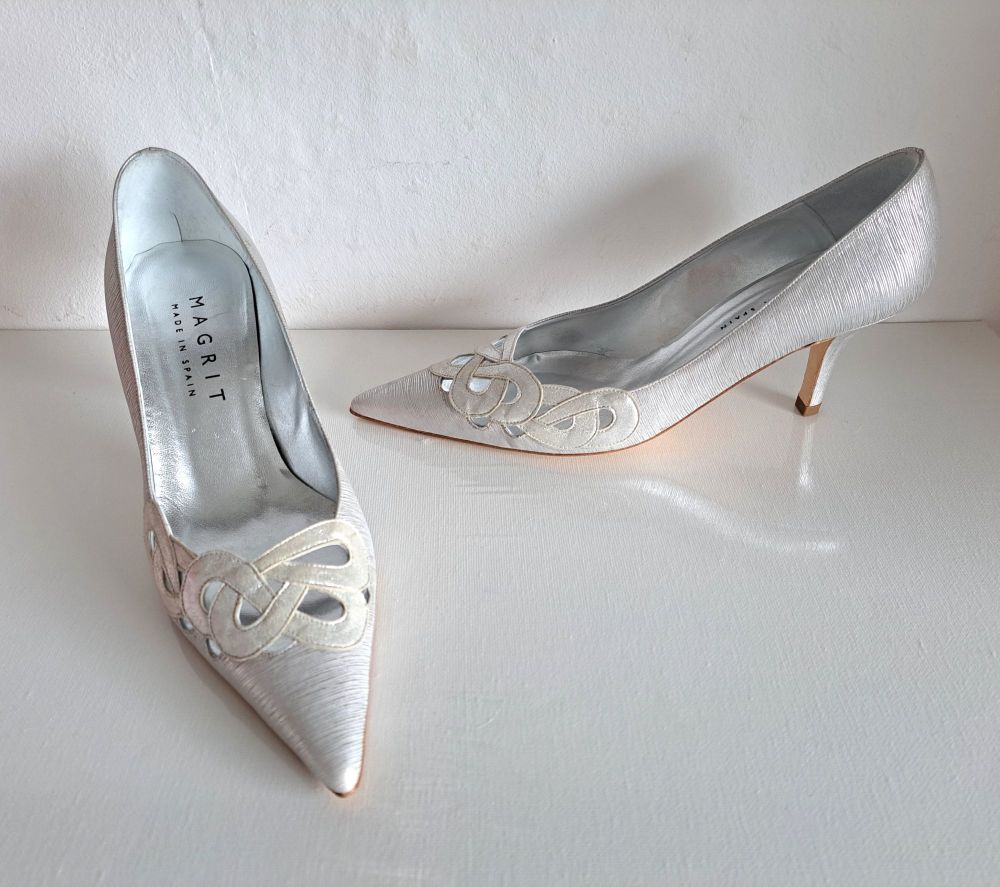 Magrit Designer Shoes Silver Lame Court Heels Size 4