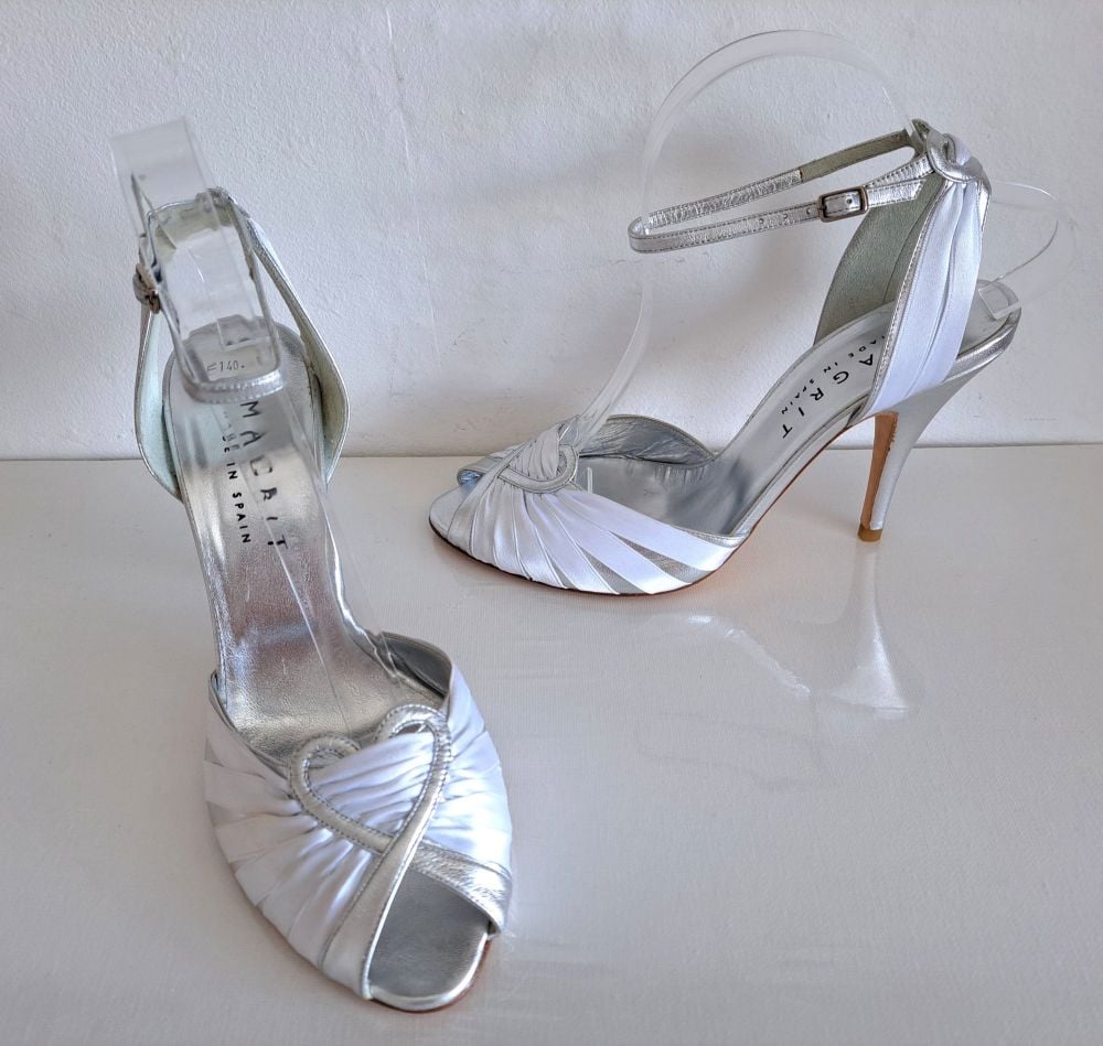 Magrit bridal designer shoes Silver- white bridal size 5.5