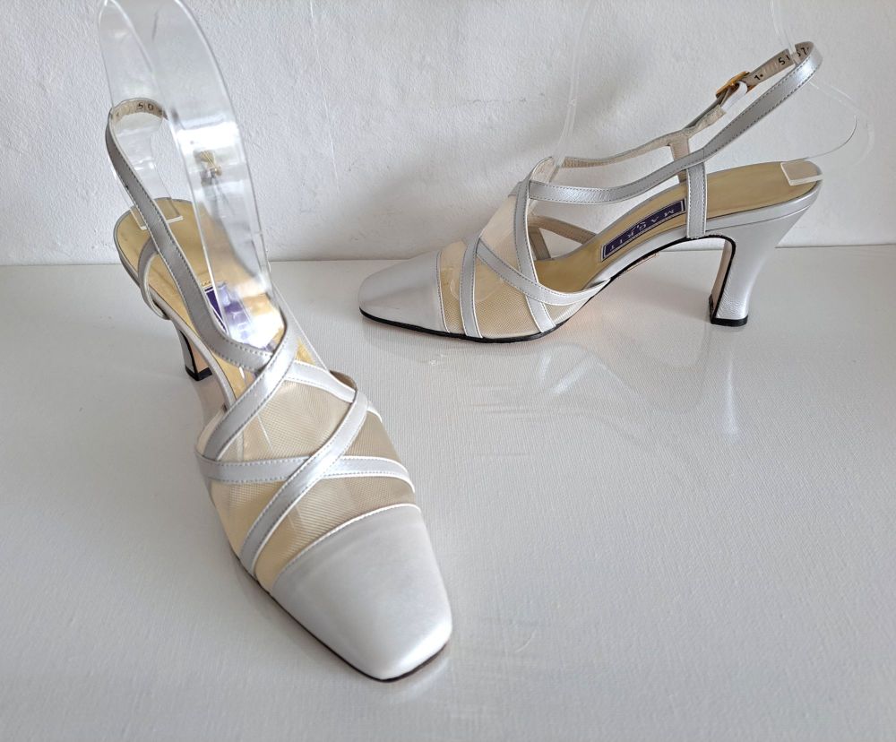 Magrit bridal shoes pearlised silver grey leather size 3.5