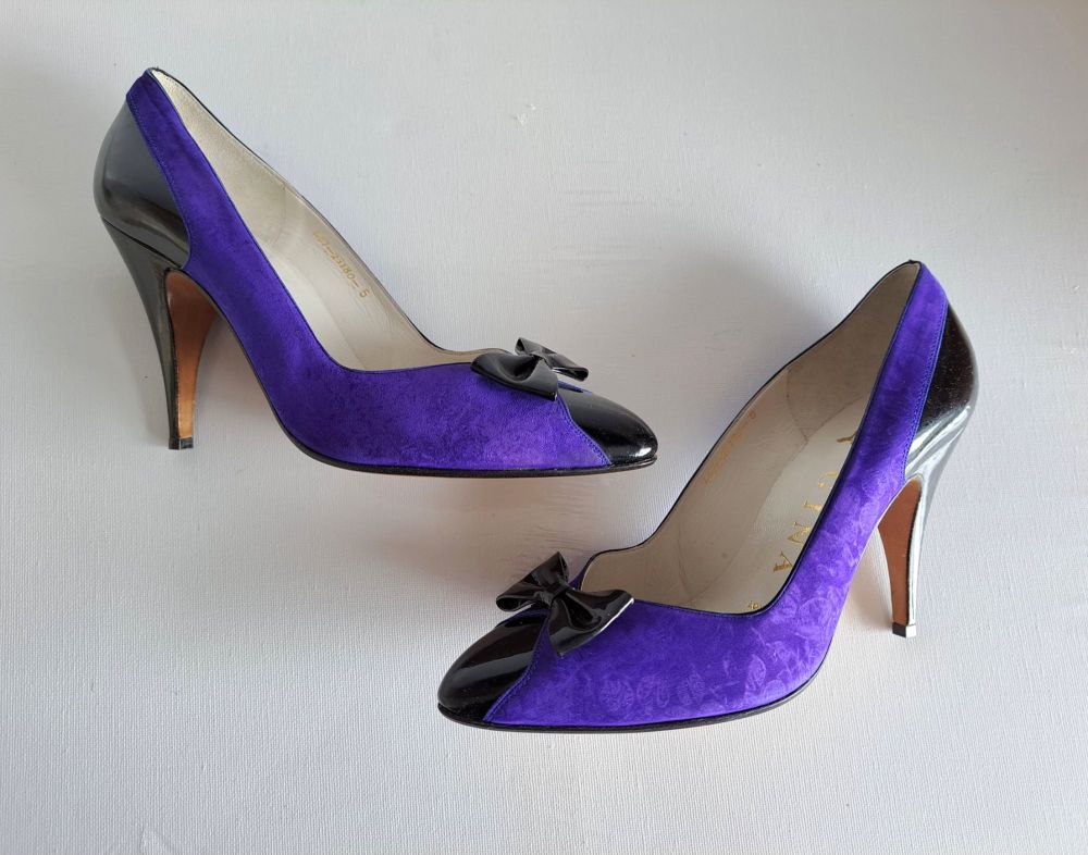 Gina  shoes sapphire blue and black courts size 4