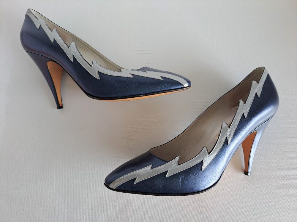 Renata navy and silver court shoes size 4.5 vintage