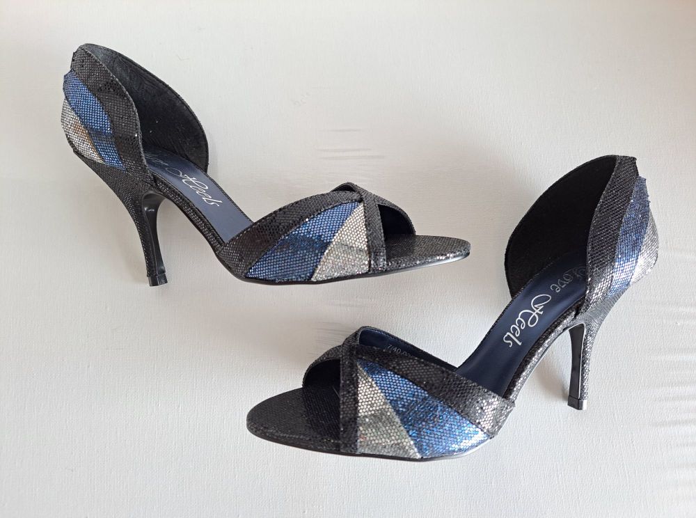 Schuh designer shoes Blue Black peeptoe Stilettos. size 7 New