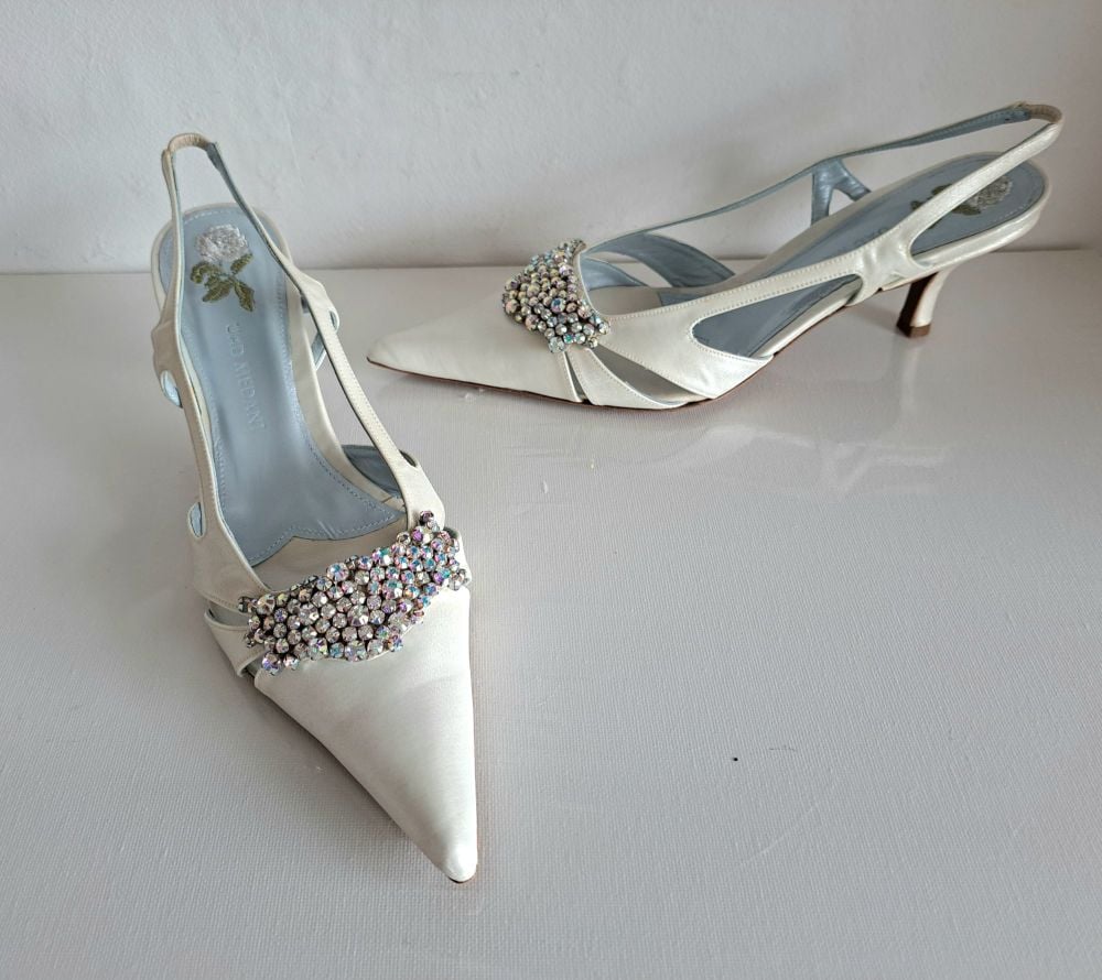 Uad Medani Designer Ivory Satin Crystal Embellished Bridal Shoes Size 6.5