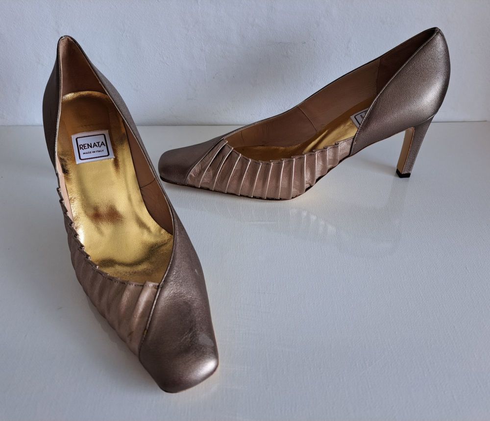 Renata designer occasions shoes Gold beige size 7