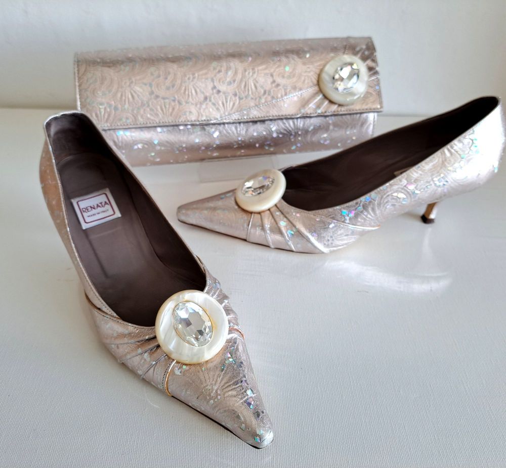 Renata shoes clutch Oyster kitten heels bling size 3.5