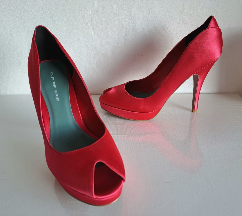 Kurt Geiger Red Satin Peep Toe Stiletto Shoes size 7