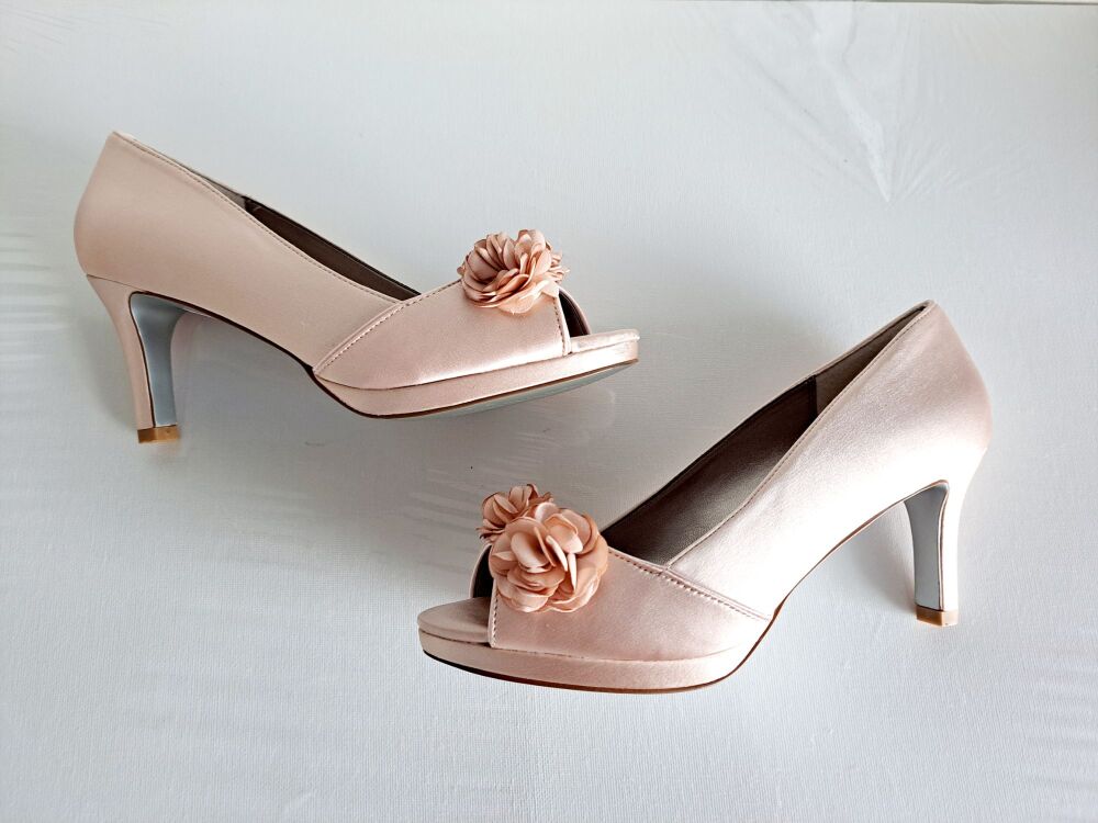 Jacques Vert Apricot Corsage Peep Toe Shoes, size 4