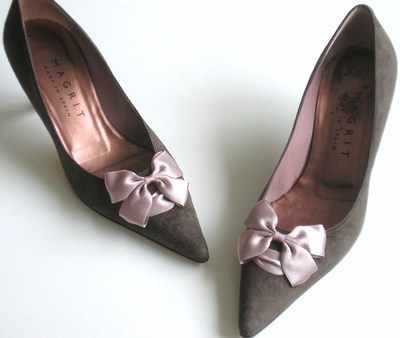 Magrit designer shoes.Mocha suede /pink bow.Size6.5. new.