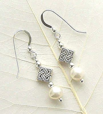 ATTRACTIVE CELTIC STYLE FRESHWATER PEARL SILVER EARRINGS