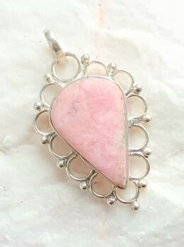 Silver pink agate pendant