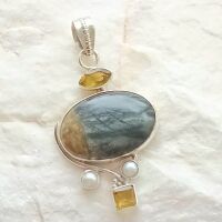 Citrine and agate gemstone crystal pendant