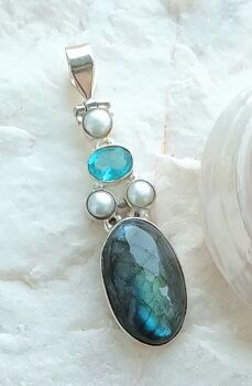 Labradorite crystal silver gem pendant