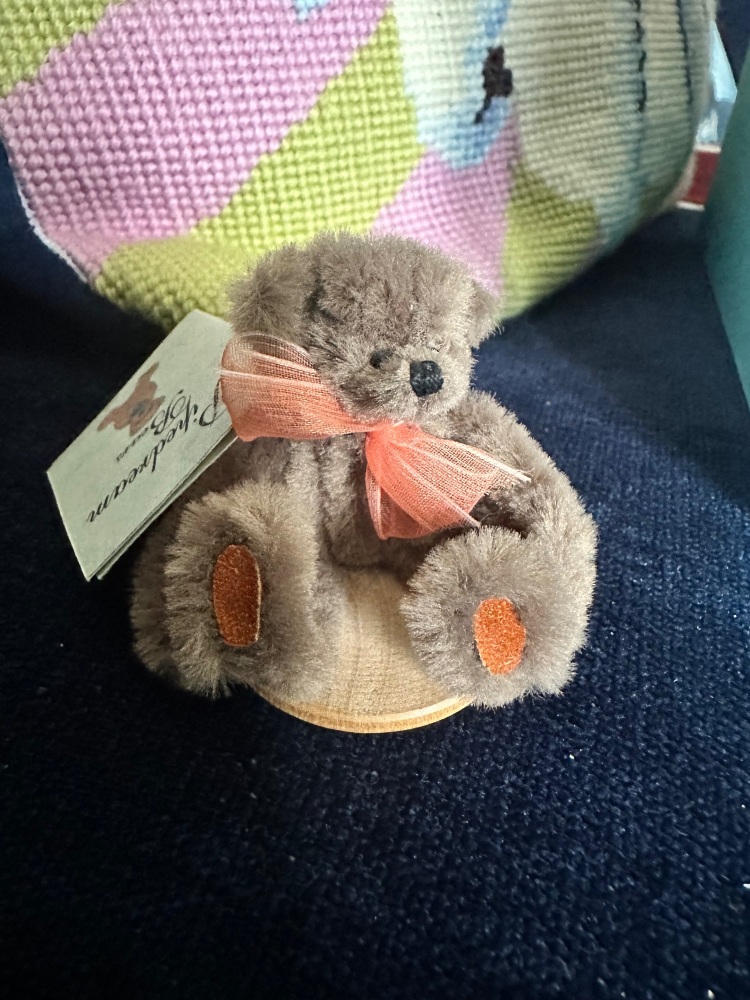 Pipedream bears