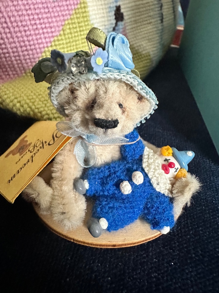 Pipedream bears