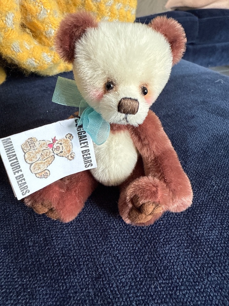 Nika by Baggaley Bears