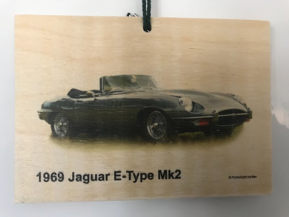 Jaguar E-Type Mk2 4.2litre 1969 - Wooden Plaque 148 x 105mm