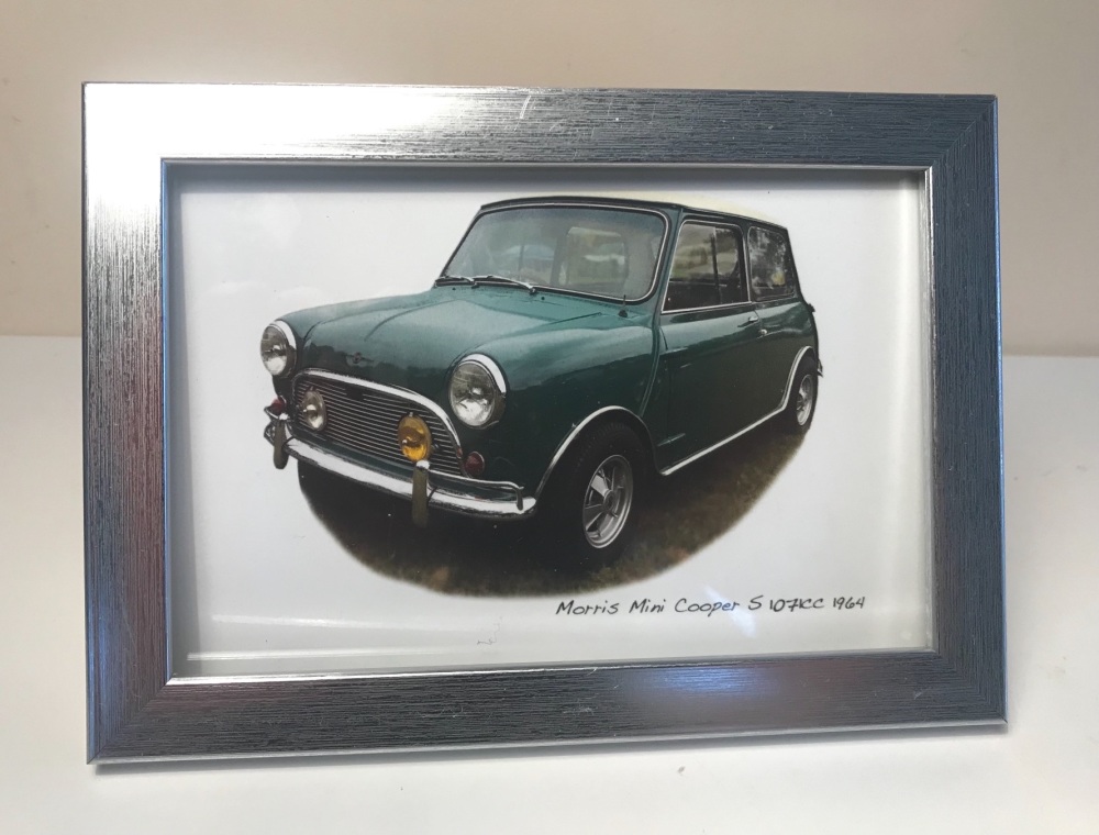 Mini Cooper S 1071cc 1964 - Photo in a Silver coloured frame - Free UK Deli