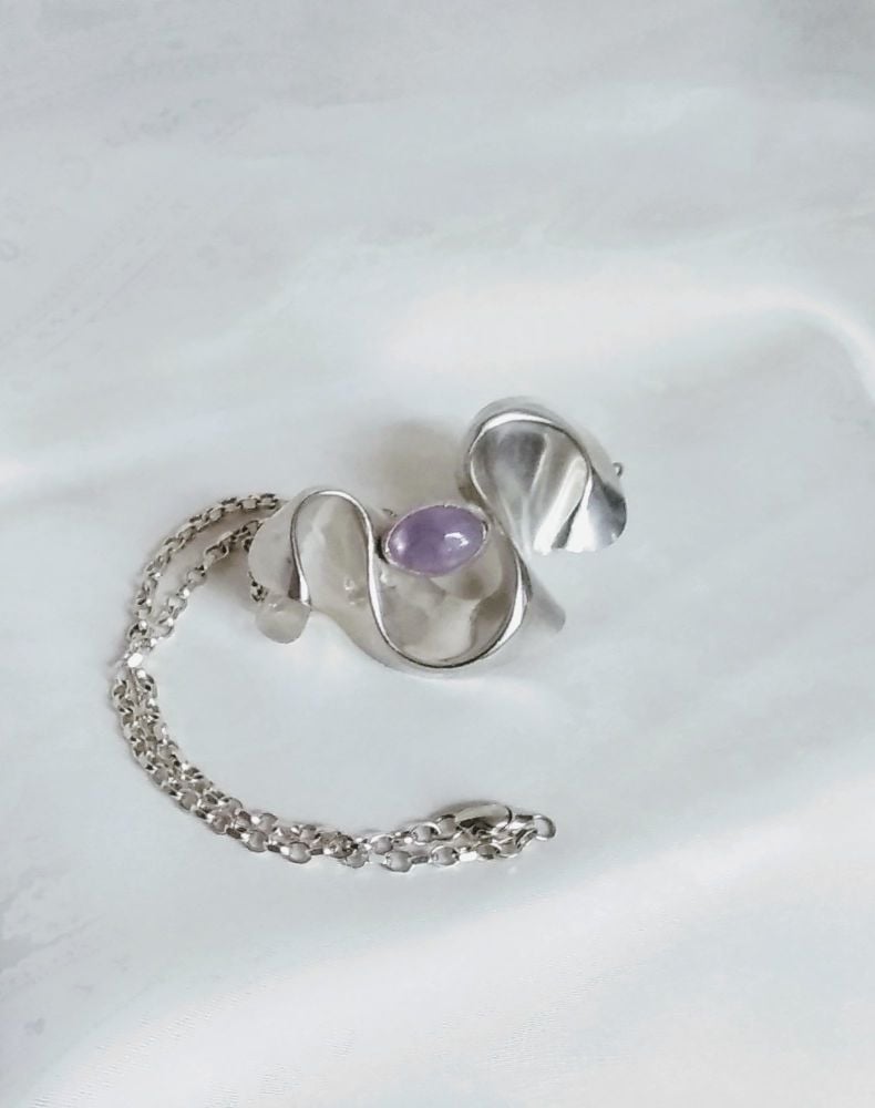 Curve of silver with lavender amethyst