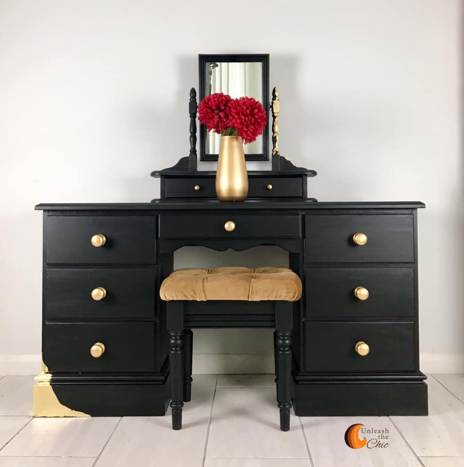 Black and gold Dressing Table