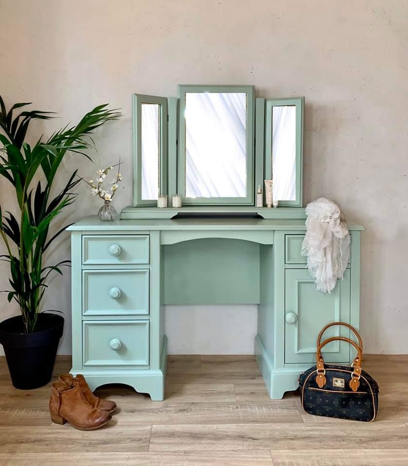 Dressing Table painted in Fusion Mineral Paint Inglenook